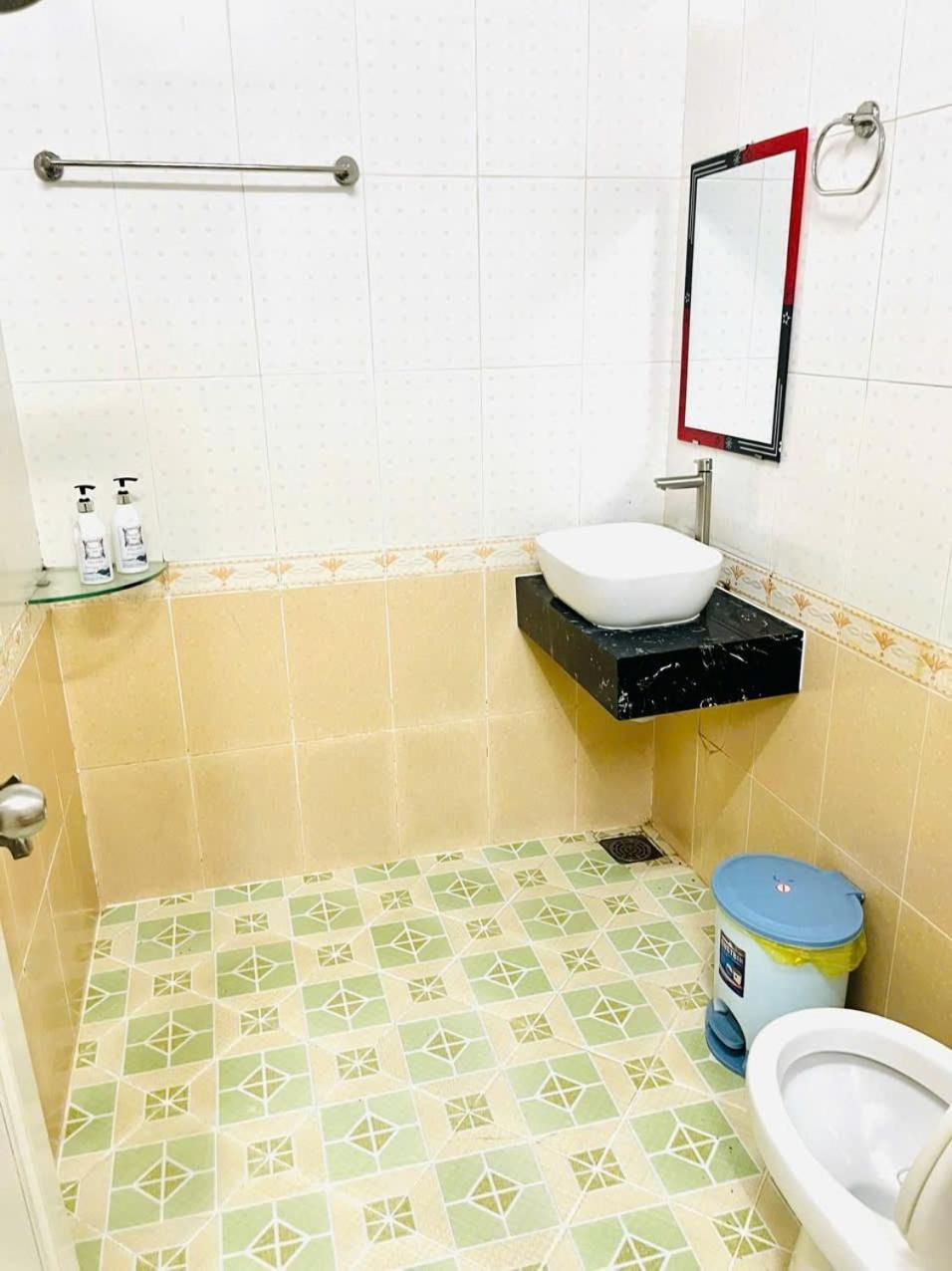 Hung Anh Hotel Ho Chi Minh City Exterior photo